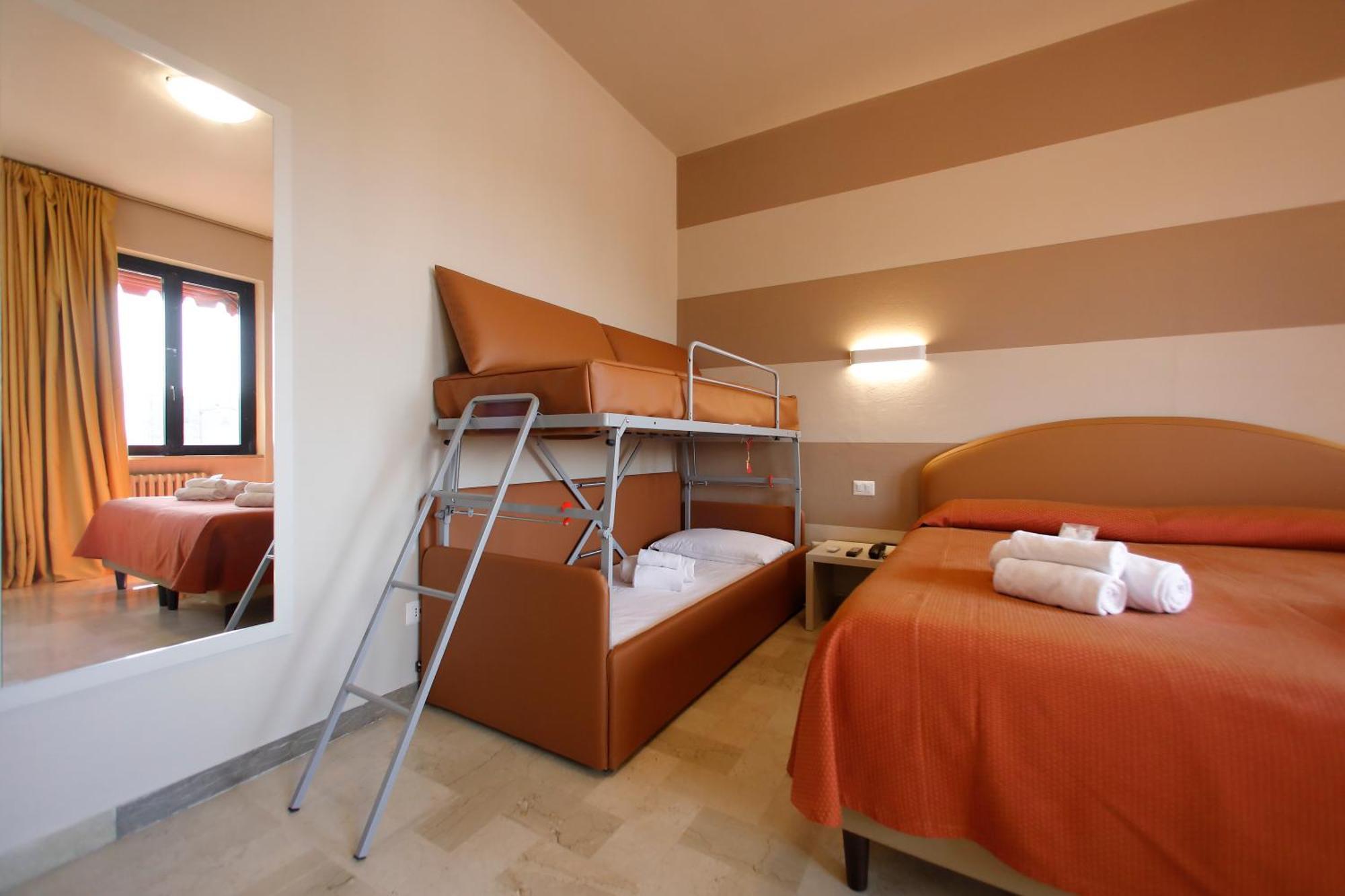 Primavera Hotel