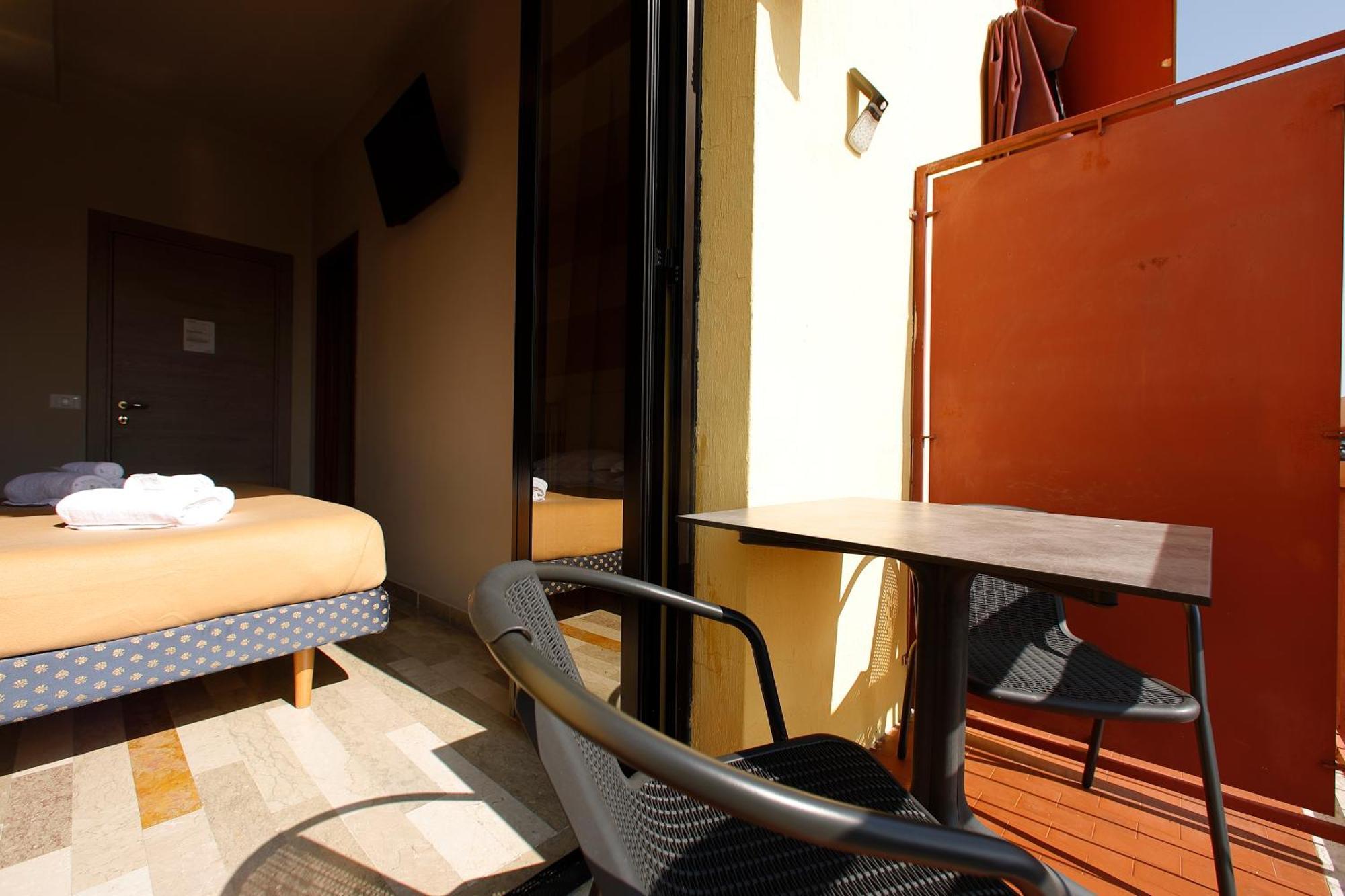 Primavera Hotel 2*