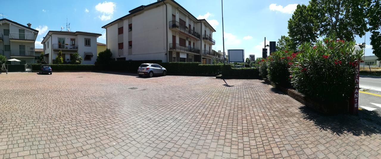Primavera Hotel